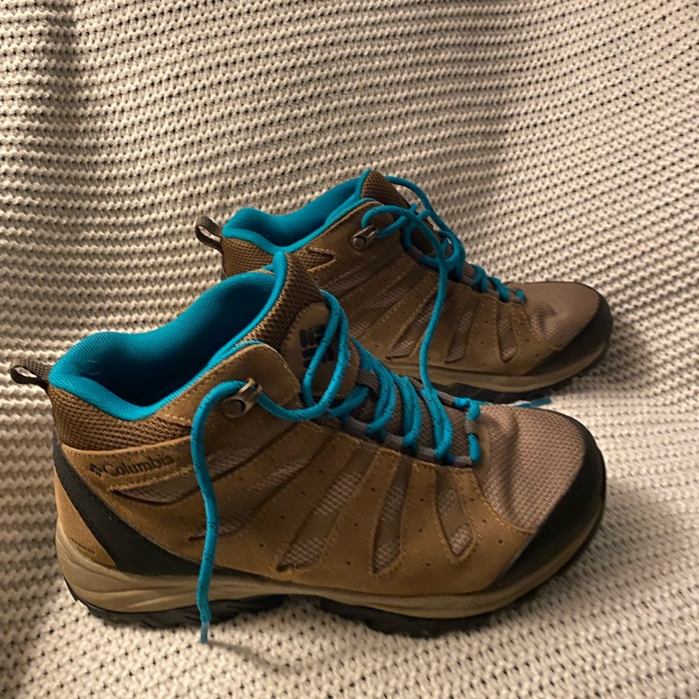 Columbia Women's Brown Athletic Shoes with Blue Accents